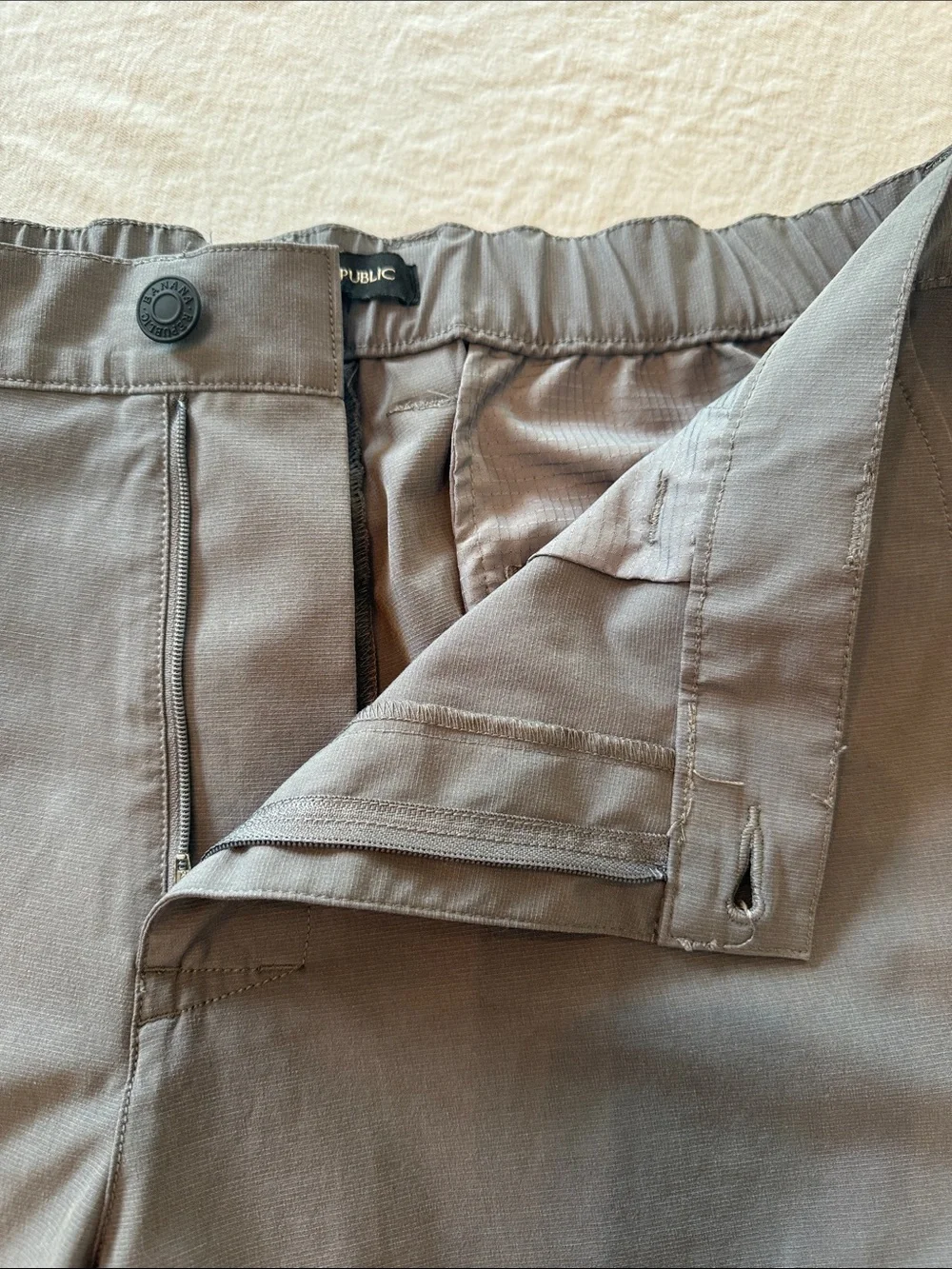 Banana Republic Flat Front Shorts Mens 34  Gray Golf beach vacation casual